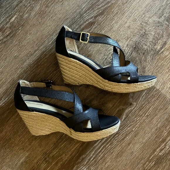 Sole Sensibility Navy Wedge Size 9 - Picture 1 of 7